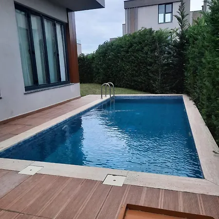 Apartmán With Private Pool For Daily Rent In Istanbul Buyukcekmece