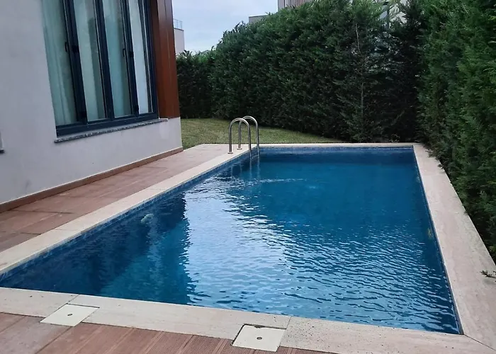 Apartment With Private Pool For Daily Rent In Istanbul Buyukcekmece
